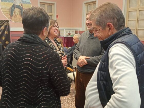 los hermanos peiro con las presidentas de la aem y casino