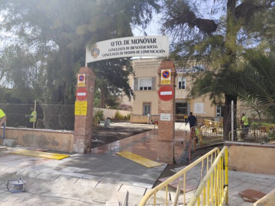 mejora acceso centro servicios sociales 01